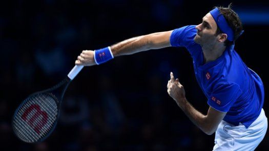 Federer vence a Anderson y avanza como primero a semifinales del Masters