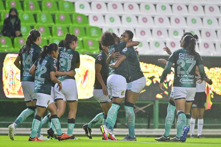 Marta Cox anotó un golazo en el empate de su club en México