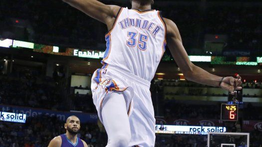 Con 26 puntos de Durant, Thunder derrota a Hornets