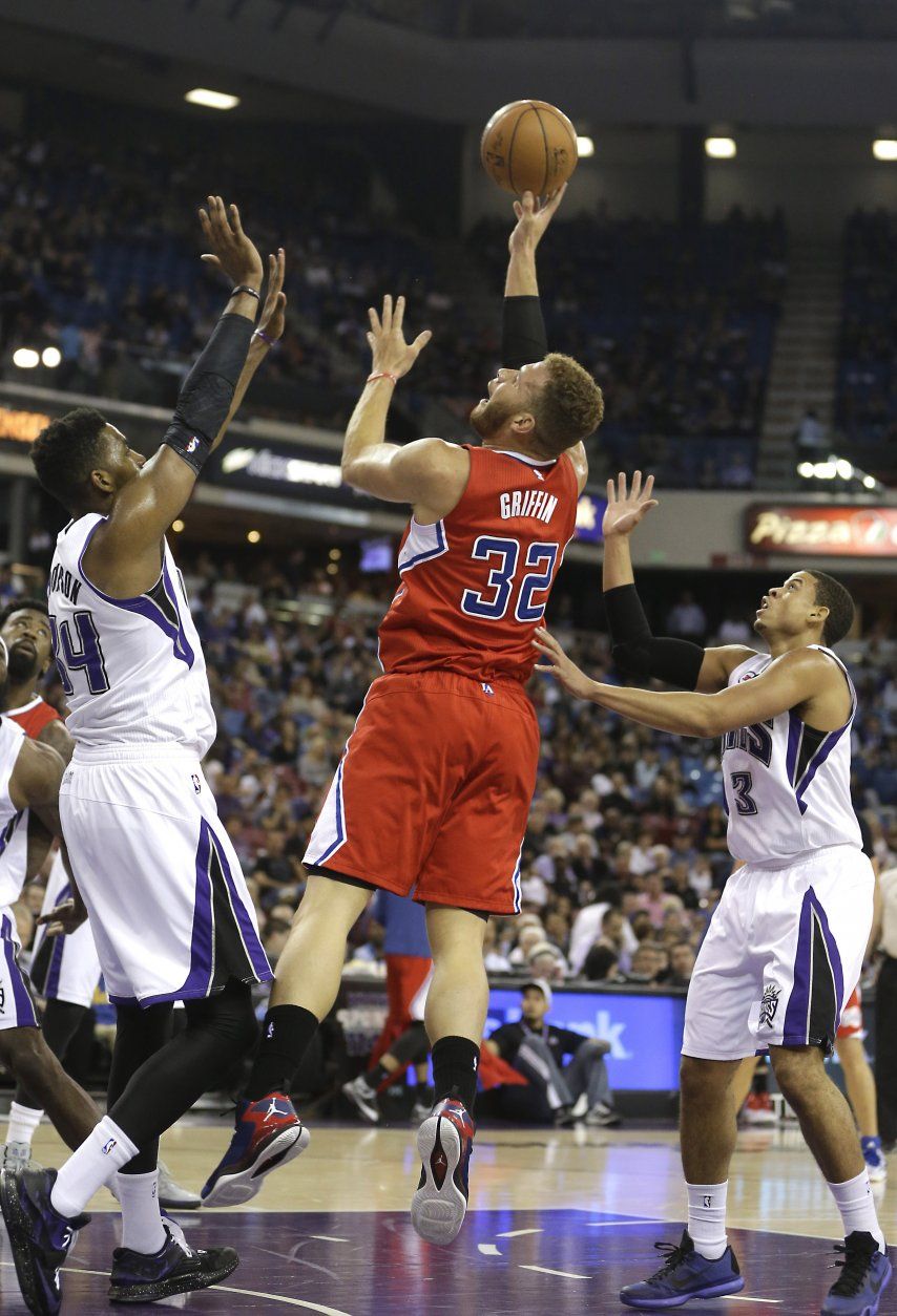 Paul anota 30 puntos en el triunfo de Clippers sobre Kings
