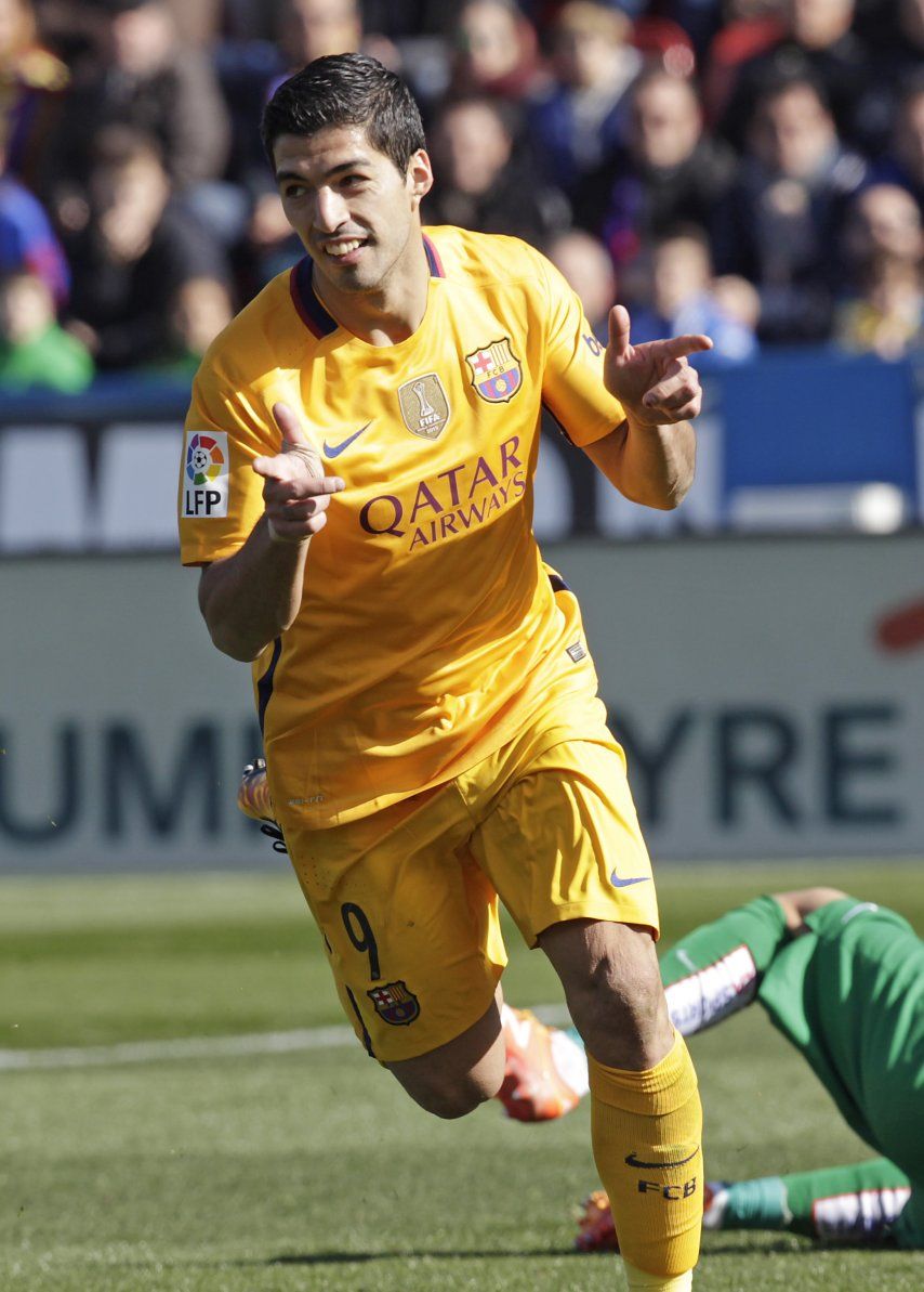 El Barsa gana con gol de Suárez e iguala récord de Guardiola