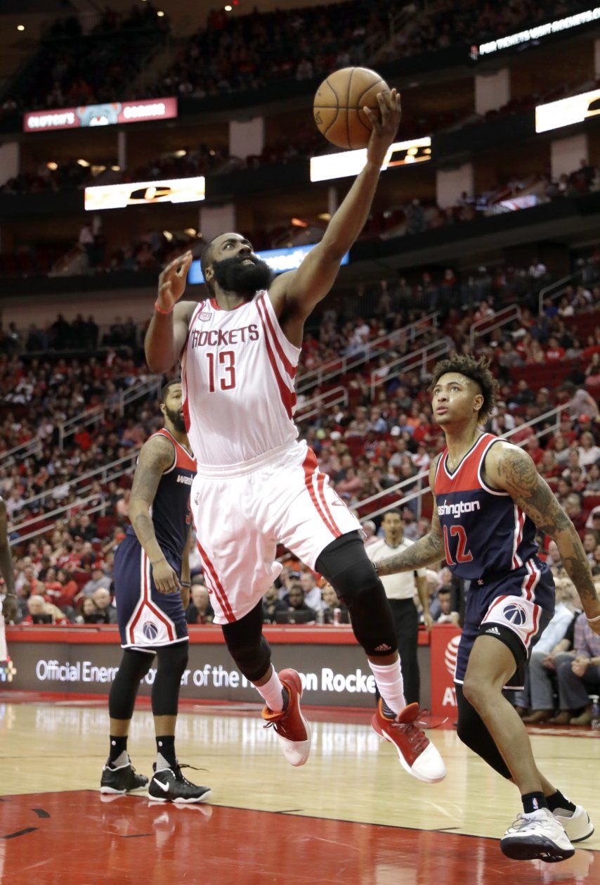 Gordon suma 31 puntos y Rockets derrotan a Wizards