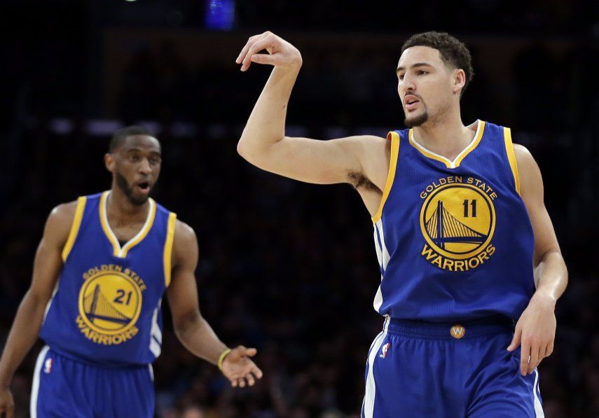 Klay anota 36, Warriors ganan a unos Lakers sin Kobe