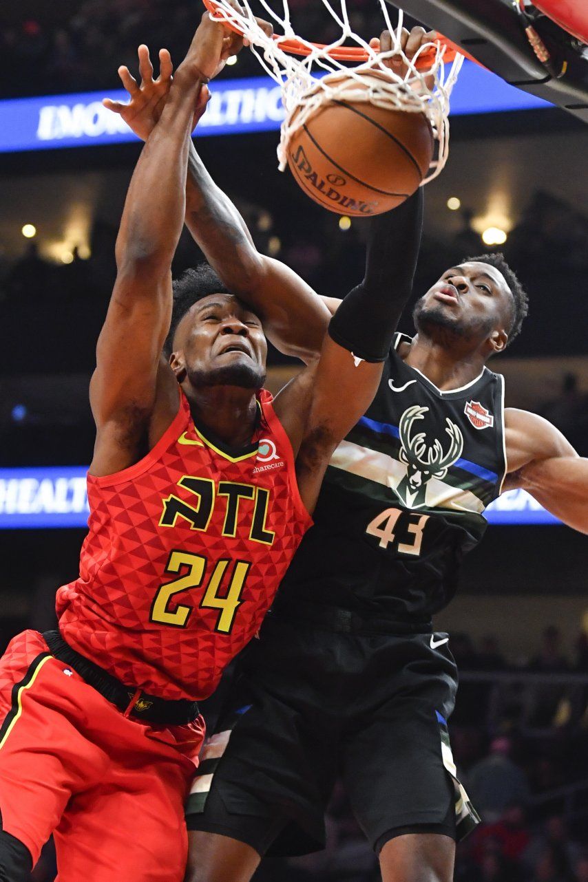 Sin Antetokounmpo, Bucks apabullan 112-86 a Hawks