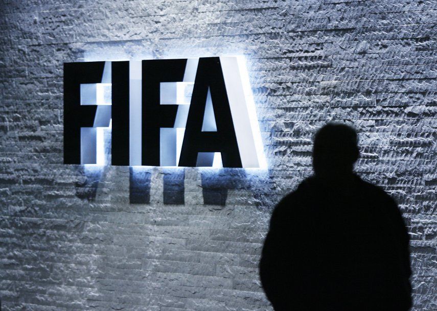 Suiza detiene 6 directivos de fútbol antes de Congreso FIFA
