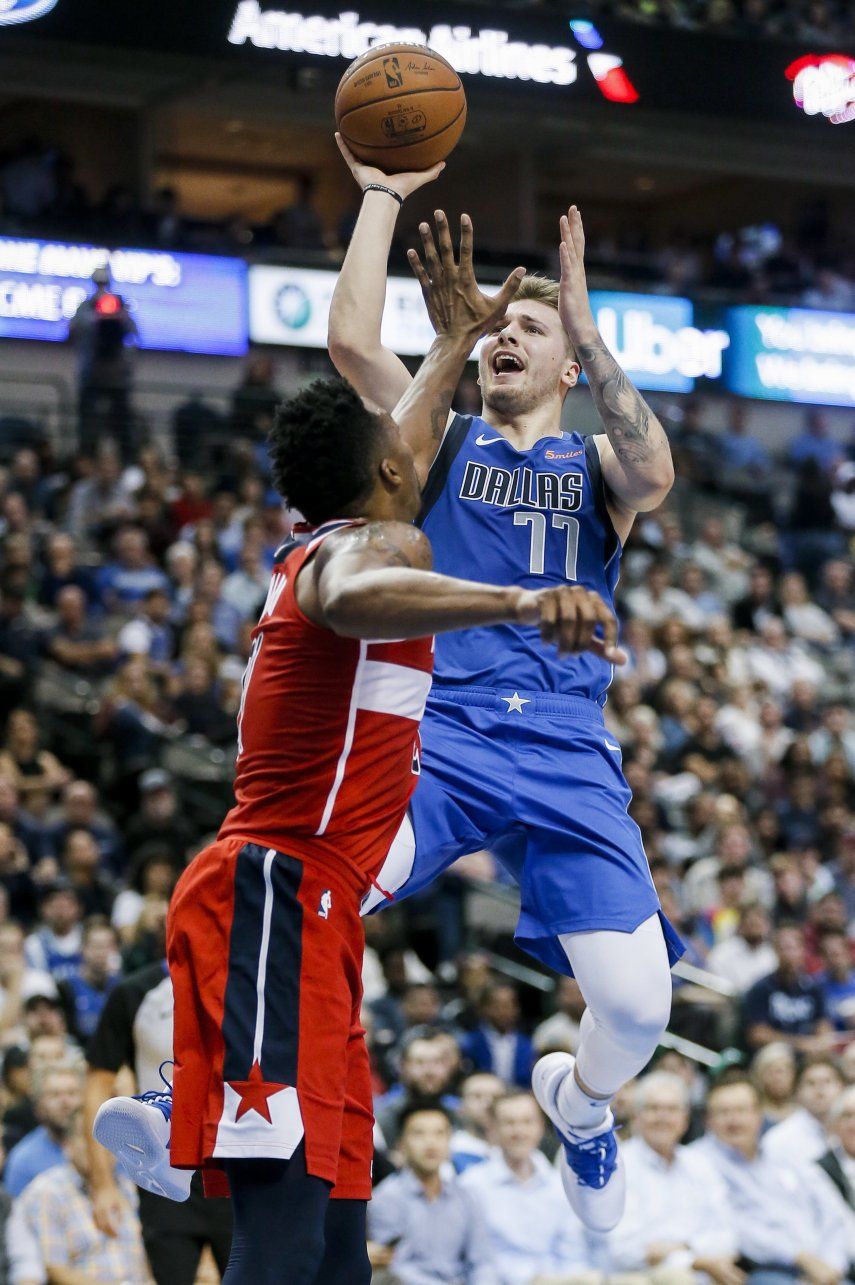 Doncic y Smith brillan en triunfo de Mavericks sobre Wizards