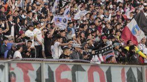 Fútbol chileno se prepara para retornar tras un mes suspendido por crisis social