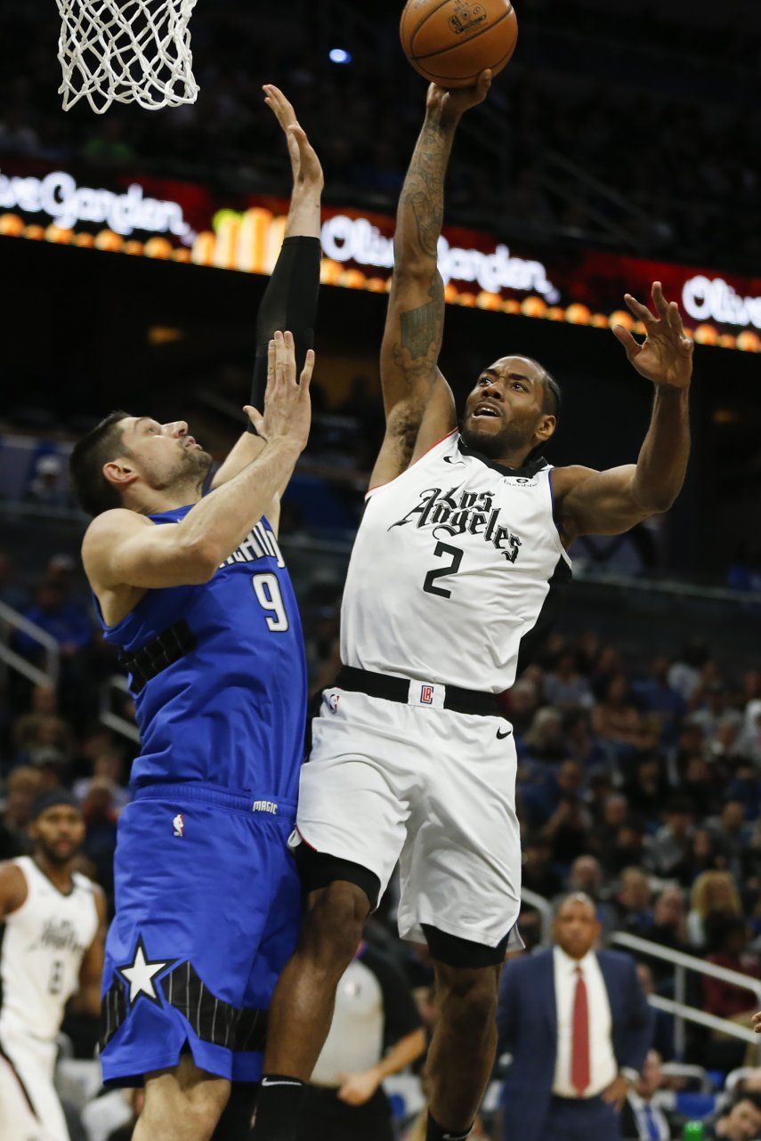Leonard lleva a los Clippers al triunfo ante el Magic