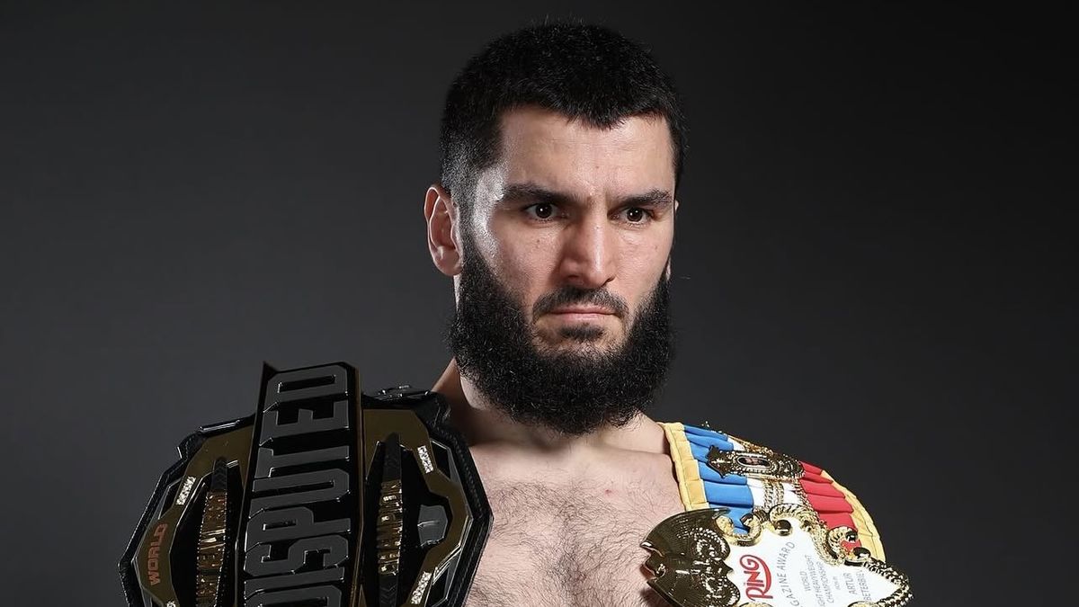 Artur Beterbiev critica a David Benavidez por por no enfrentarlo como se tenía previsto Artur Beterbiev critica a David Benavidez por por no enfrentarlo como se tenía previsto
