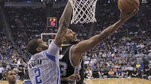 Los Spurs aseguran boleto en playoffs tras vencer al Magic