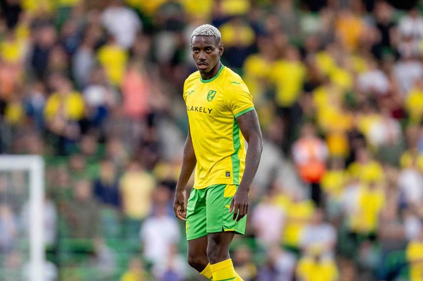 José Córdoba vio acción con el Norwich City en amistoso en el Carrow Road