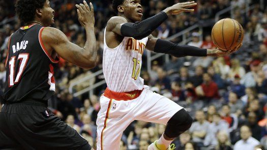 Schroder y Hawks se aprovechan de diezmados Blazers