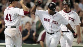 Medias Rojas remotan con Martí­nez para vencer 9-4 a Oakland