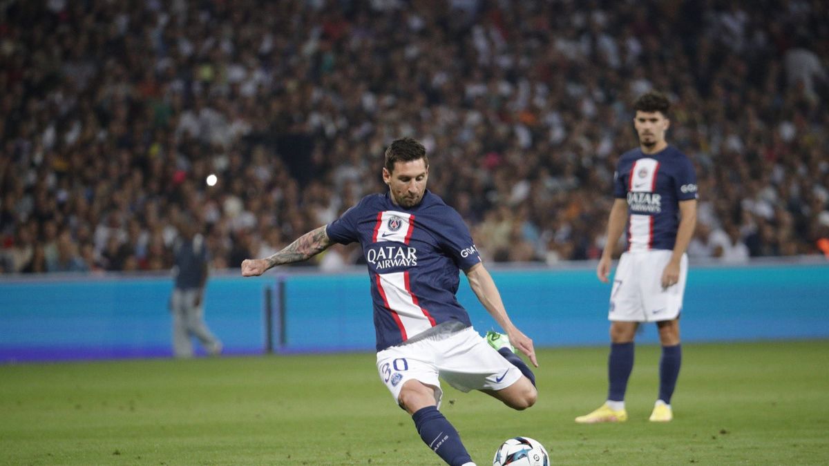 Lionel Messi llega a 60 goles de tiro libre en su carrera