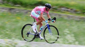 Líder Nibali gana 18va etapa de Giro de Italia