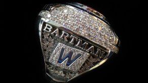 Cachorros dan anillo de Serie Mundial a vituperado fanático