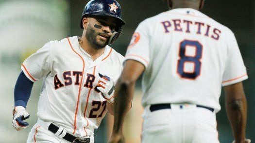 Astros siguen firmes con los bates de Altuve y Gurriel