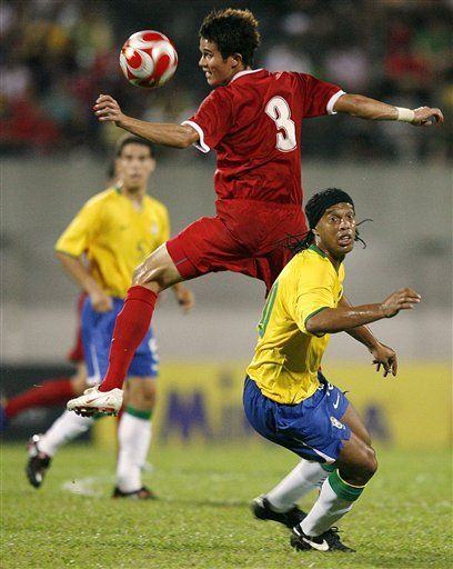 Brasil golea 3-0 a Singapur en amistoso