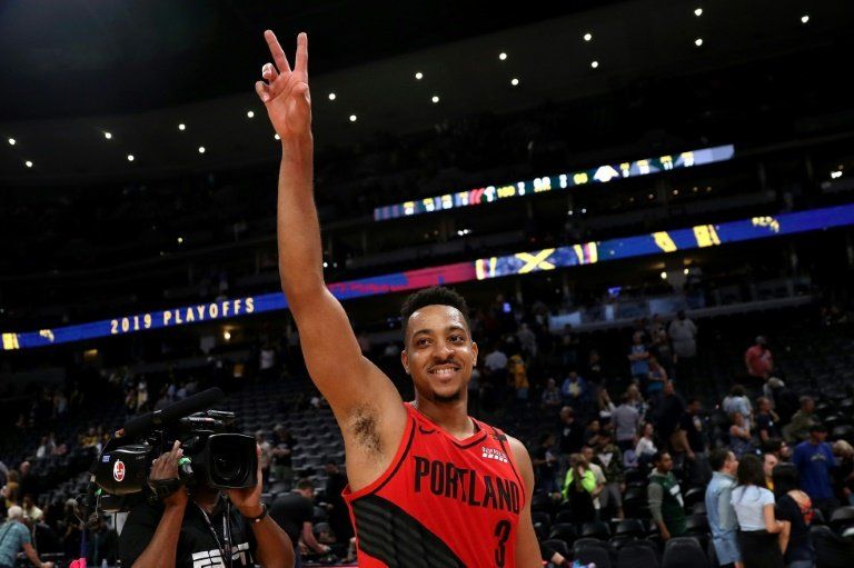 Leonard y McCollum se visten de héroes y Raptors y Blazers avanzan en la NBA