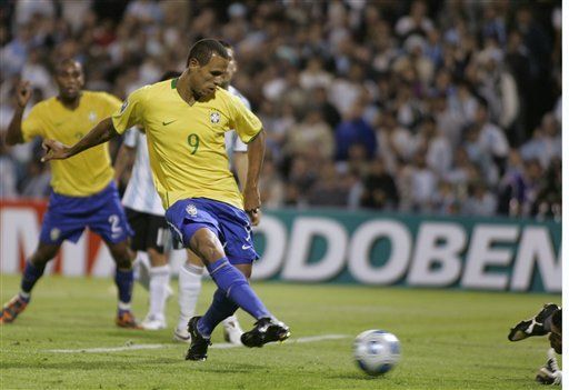Mundial: Brasil vence 3-1 a Argentina y se clasifica