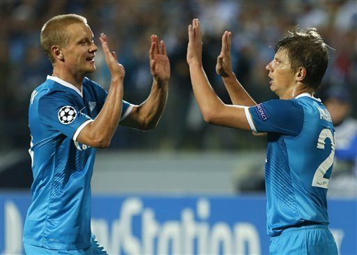 Zenit avanza a fase de grupos en Champions
