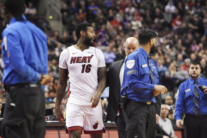 NBA suspende a Johnson, del Heat, e Ibaka, de los Raptors