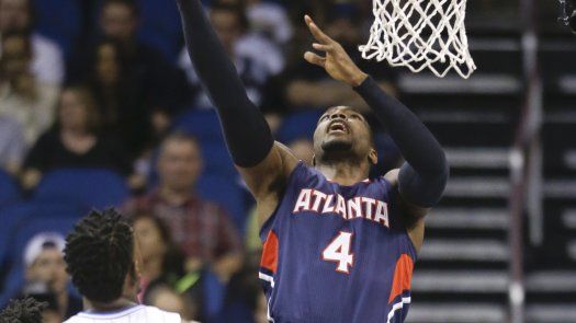 Hawks remontan y terminan con mala racha