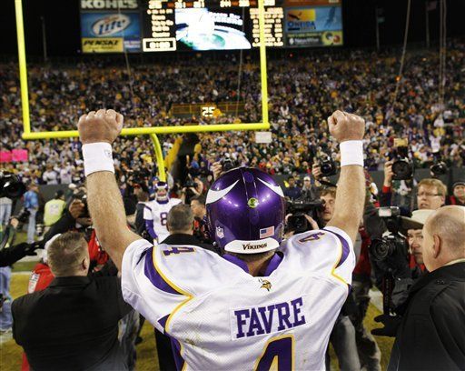Favre supera también abucheos en triunfo de Vikings sobre Packers