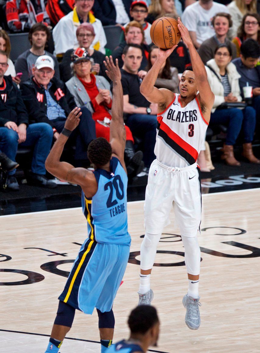 Blazers clasifican y después ganan 113-98 a Grizzlies