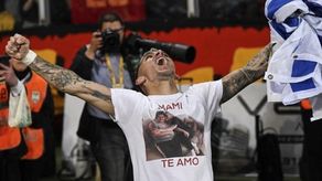 Lucas Torreira entre lágrimas dedica el título con el Galatasaray a su madre