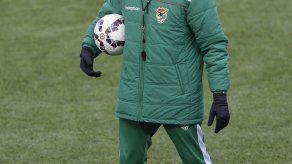 Soria renuncia como técnico de selección de Bolivia