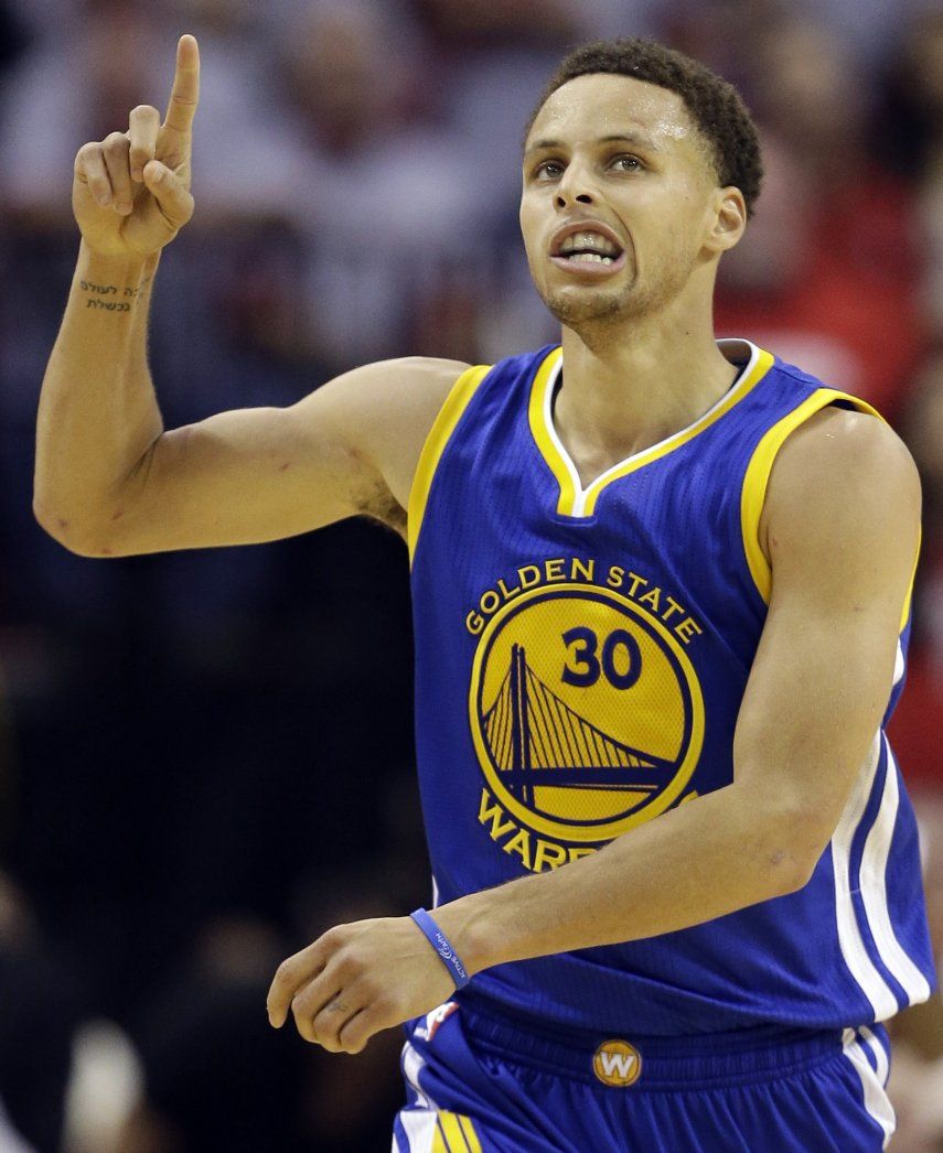 Curry, Golden State aplastan a Houston, lideran la serie 3-0