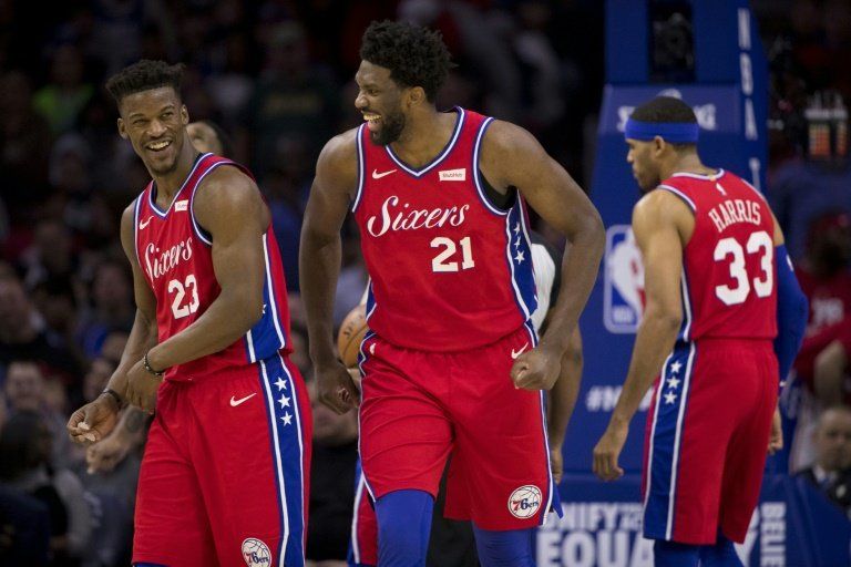 Campeones Warriors vencen en dramático partido a Miami en la NBA