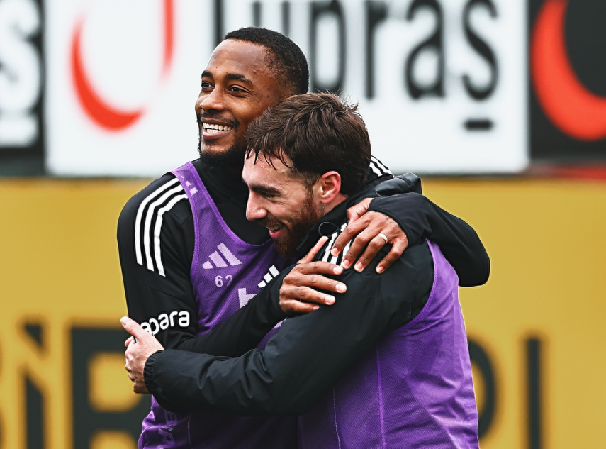 Michael Amir Murillo con su primera titularidad en el Besiktas