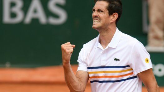 El español Carballés elimina a su compatriota García-López en Gstaad