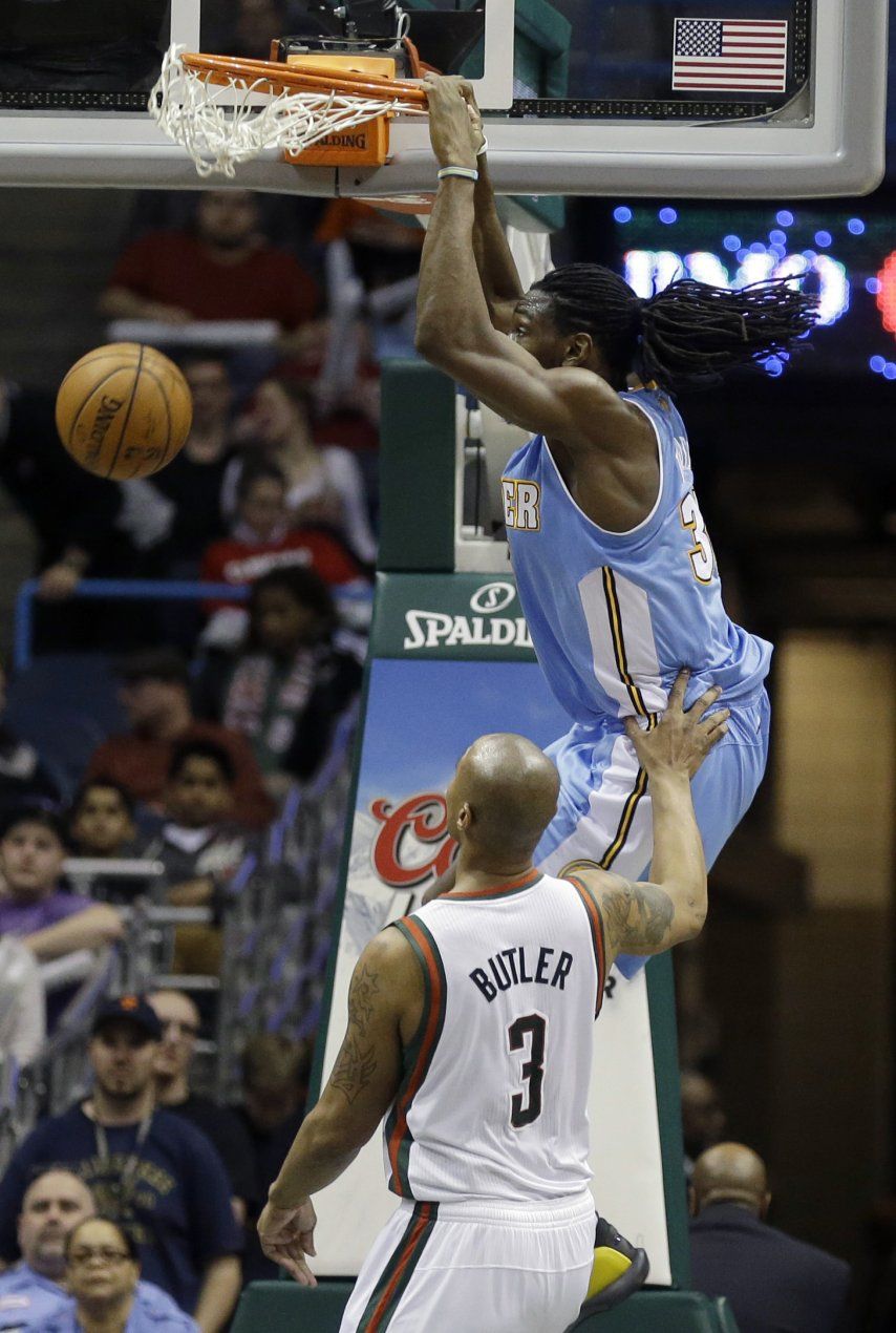 Faried anota 26 en triunfo de Nuggets ante Bucks