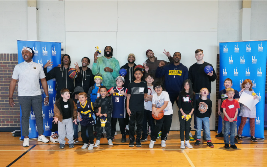 NBA: Los Denver Nuggets comparten alegría navideña con niños de Mount Saint Vincent