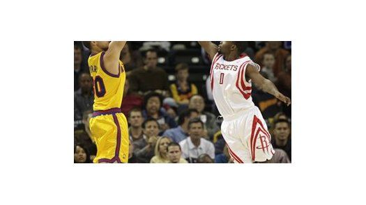NBA: Rockets 111, Warriors 109; Brooks anota tiros libres