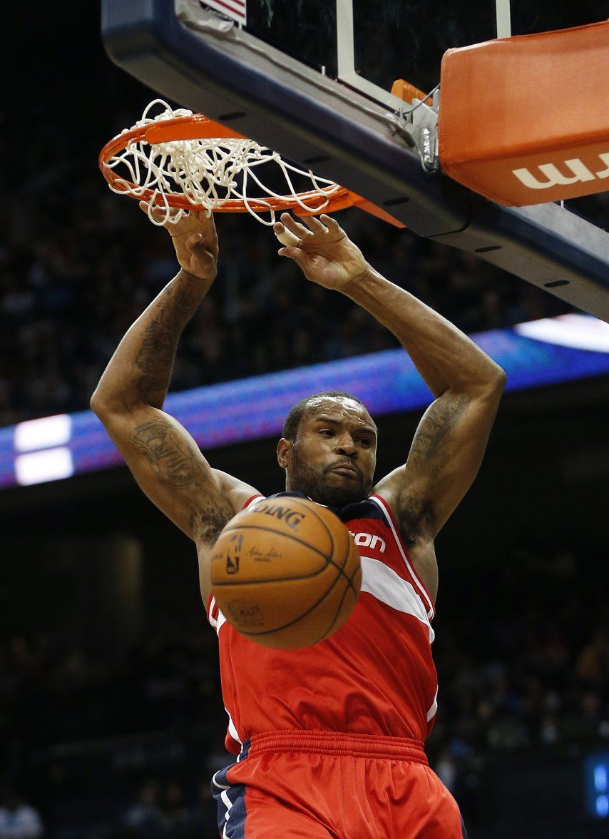 Wall guía a Wizards a victoria sobre Hawks