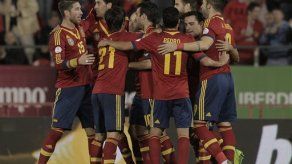 España gana y queda a un punto del Mundial