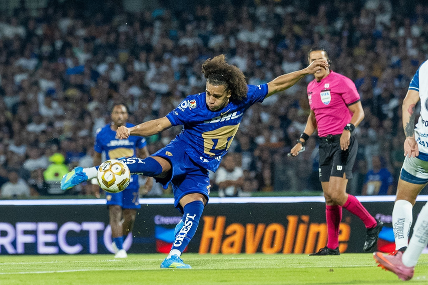 Adalberto Carrasquilla y Pumas igualaron en la final de ida ante Cruz Azul