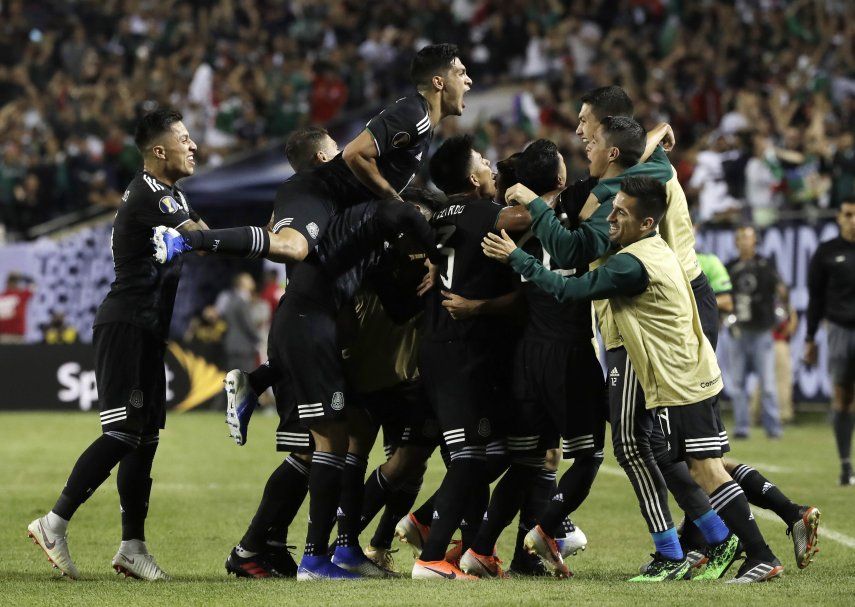 México vence 1-0 a EEUU con gol de dos Santos y es campeón