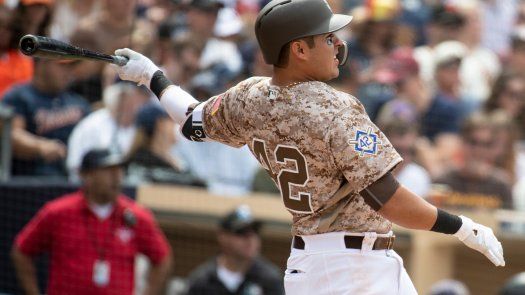Novatos Lucchesi y Villanueva lucen por Padres ante Gigantes