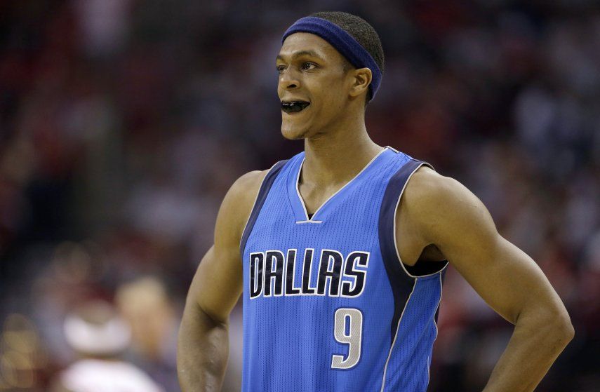 Los Mavericks dejan fuera a Rondo de los playoffs