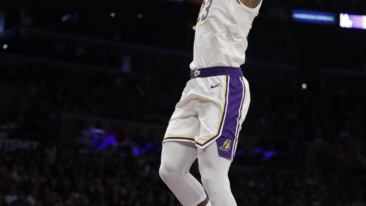 Kuzma guía a Lakers en apabullante triunfo sobre Suns