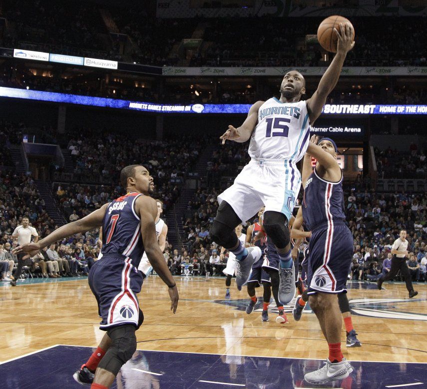 Con gran cierre, Hornets doblegan a Wizards