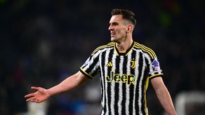 Arkadiusz Milik de la Juventus es operado de la rodilla
