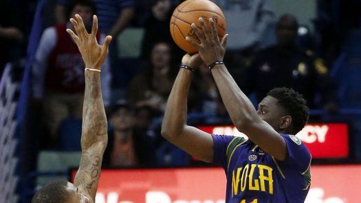 Con disparo de Holiday, Pelicans vencen 105-103 a Nets