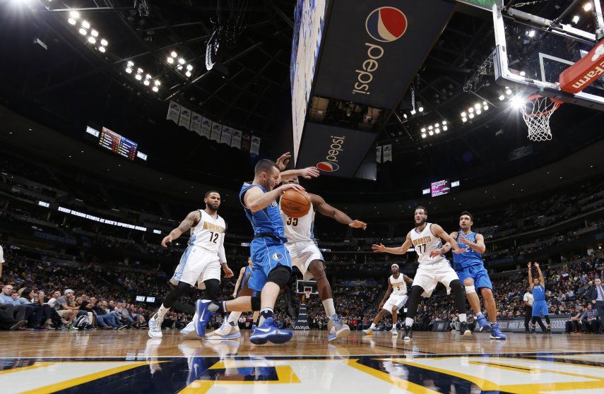 Barea aporta doble doble a triunfo de Mavs sobre Nuggets