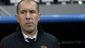 Campeón francés Mónaco de nuevo en reconstrucción